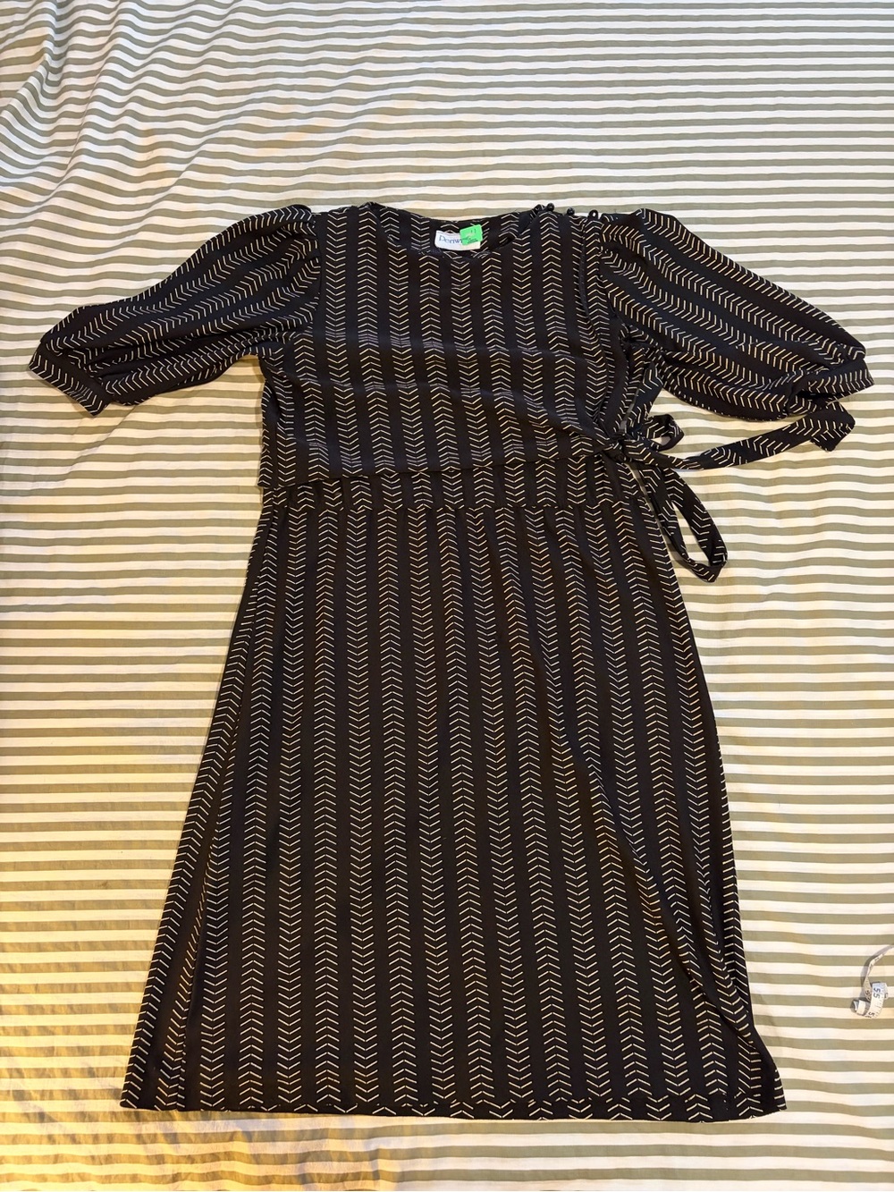 Vintage Women’s Black Chevron Wrap Midi Dress